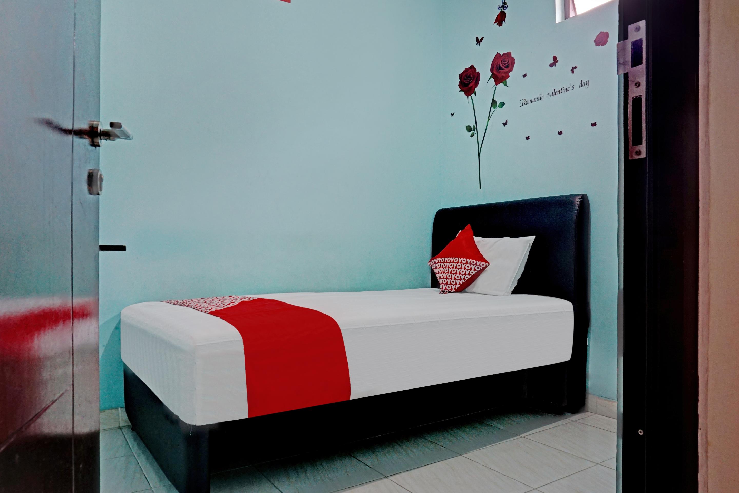 Oyo 90489 Kejora Homestay Джакарта Экстерьер фото