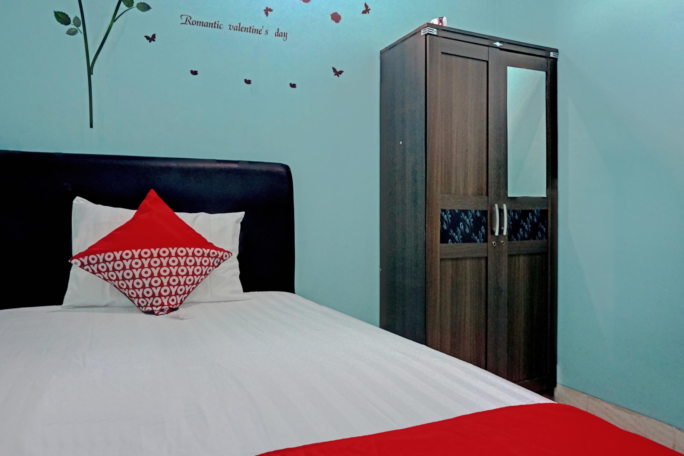 Oyo 90489 Kejora Homestay Джакарта Экстерьер фото