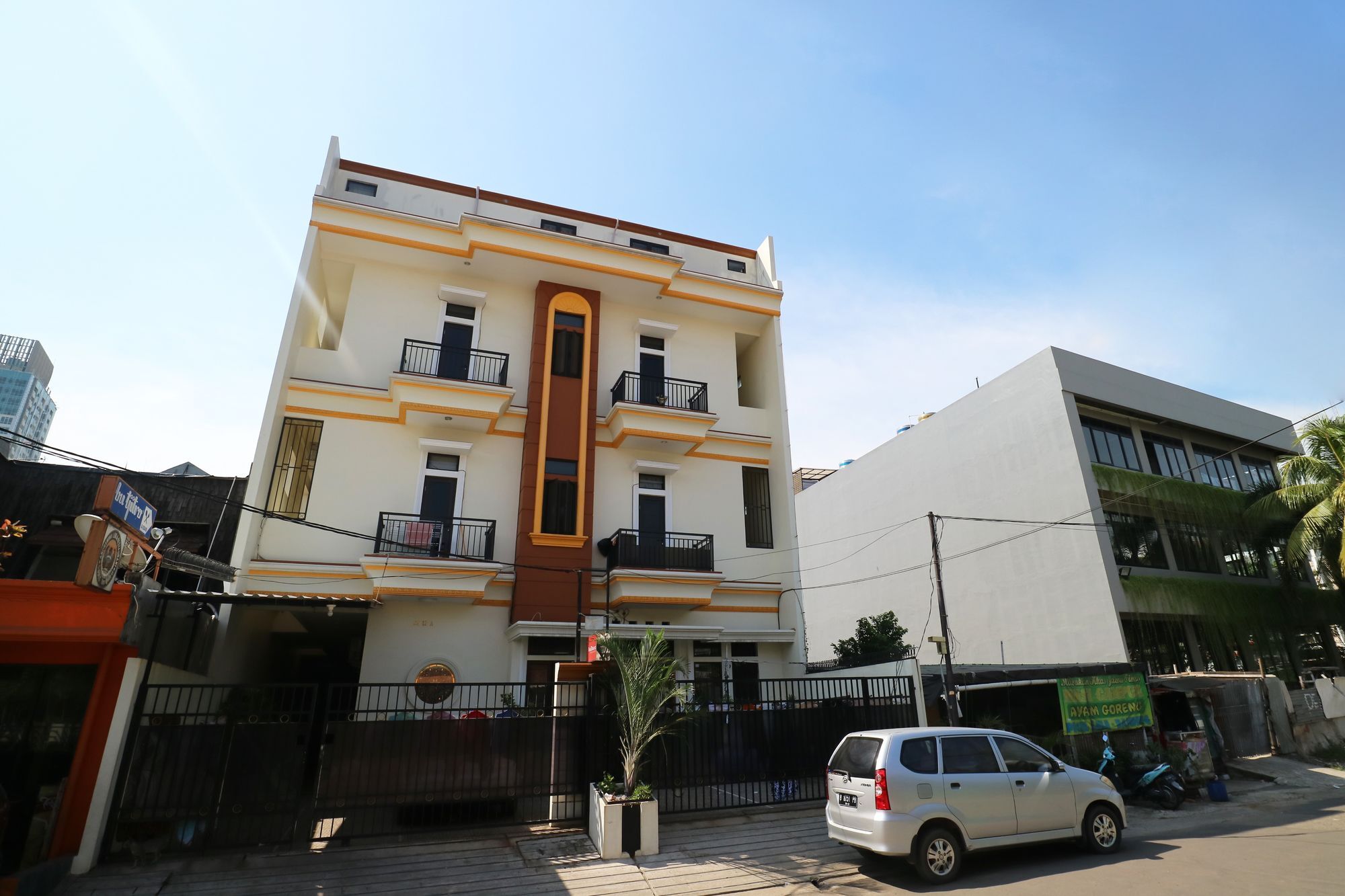 Oyo 90489 Kejora Homestay Джакарта Экстерьер фото