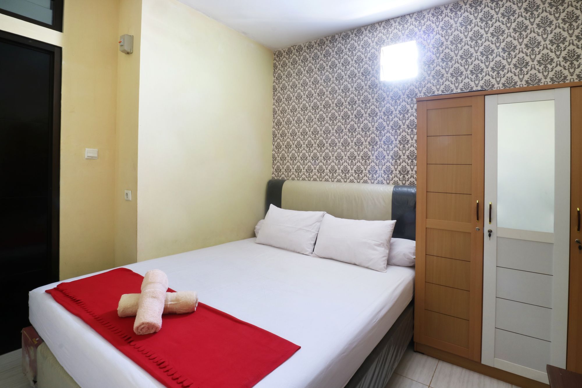 Oyo 90489 Kejora Homestay Джакарта Экстерьер фото