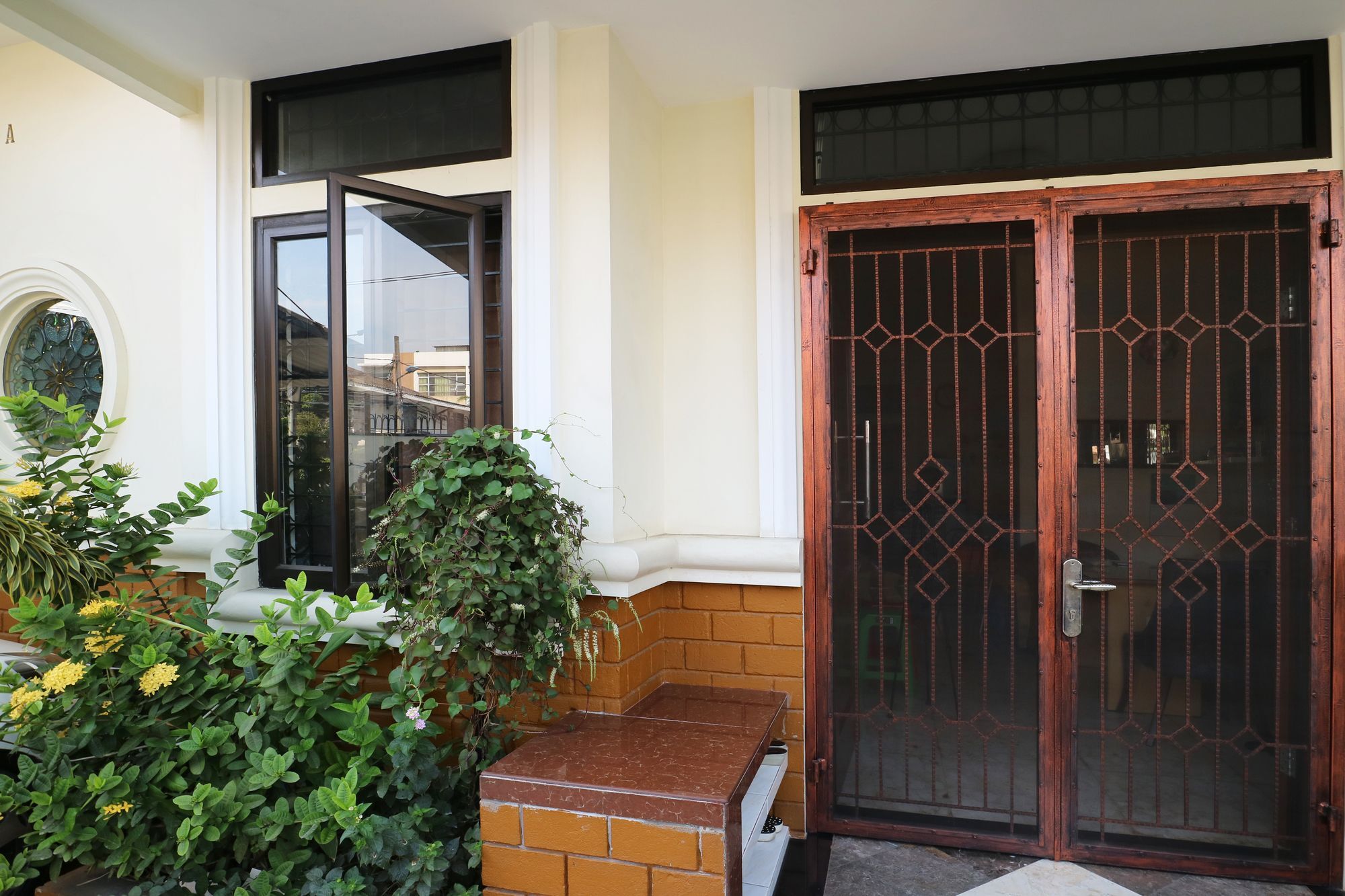 Oyo 90489 Kejora Homestay Джакарта Экстерьер фото